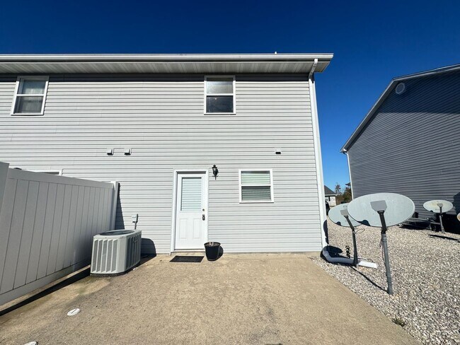 Building Photo - 24430 Sounder Ln