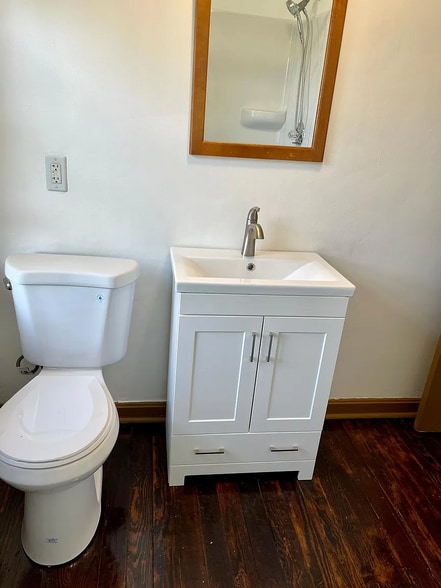 Building Photo - 3682 Glencairn Road