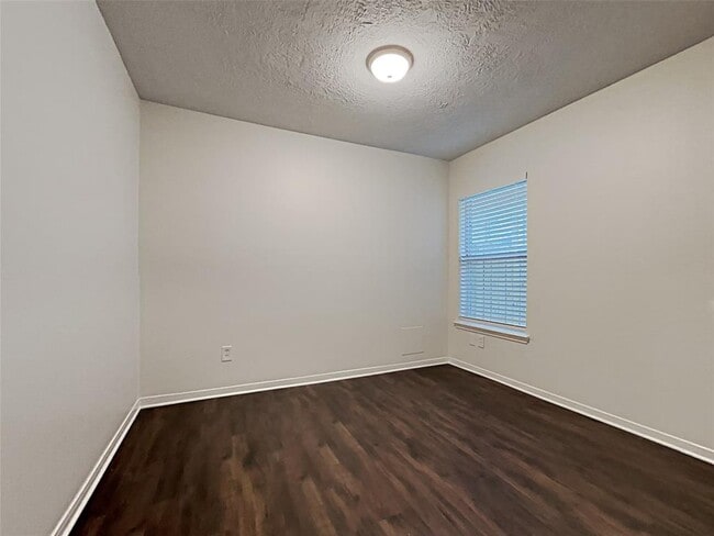 Building Photo - 30114 Saw Oaks Dr