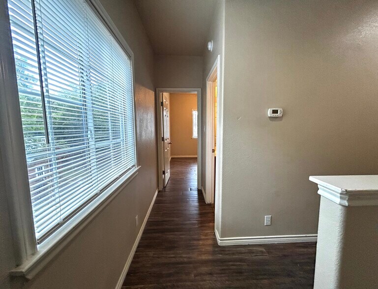Building Photo - 408 Nelray Blvd