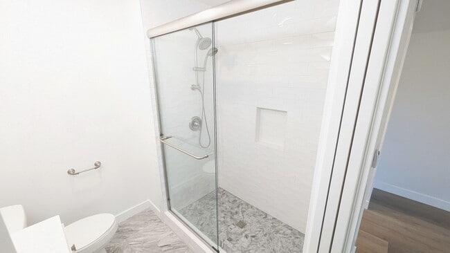 Building Photo - Tierrasanta 4 bedroom 2.5 bath, Garage, Up...