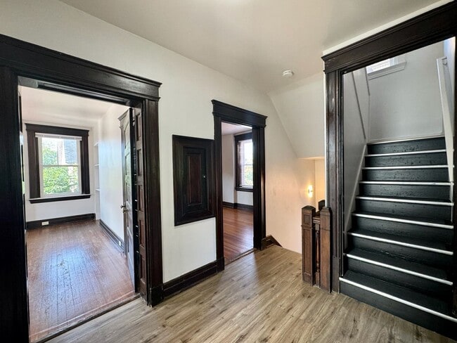 Building Photo - 301 W McMillan St