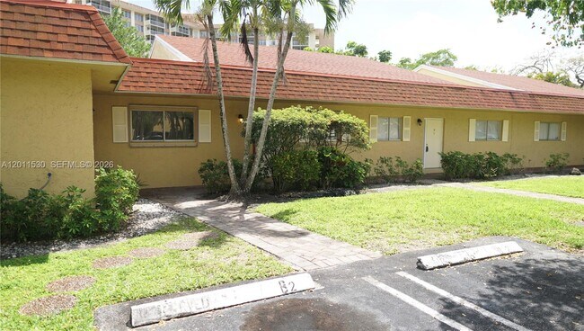 Building Photo - 10722 La Placida Dr
