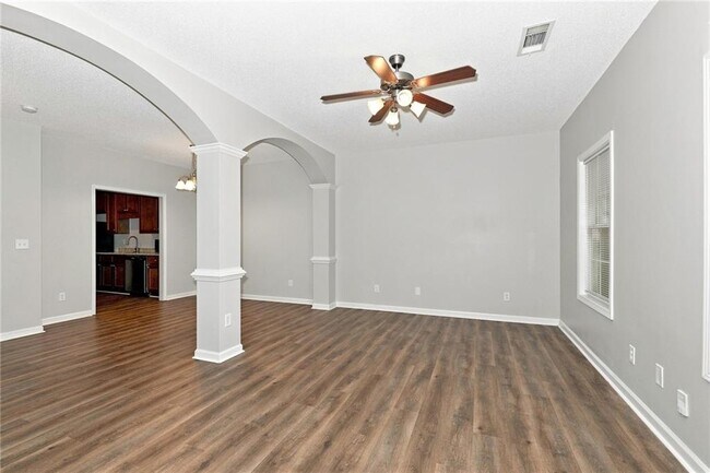 Building Photo - 8648 Thomas Ln