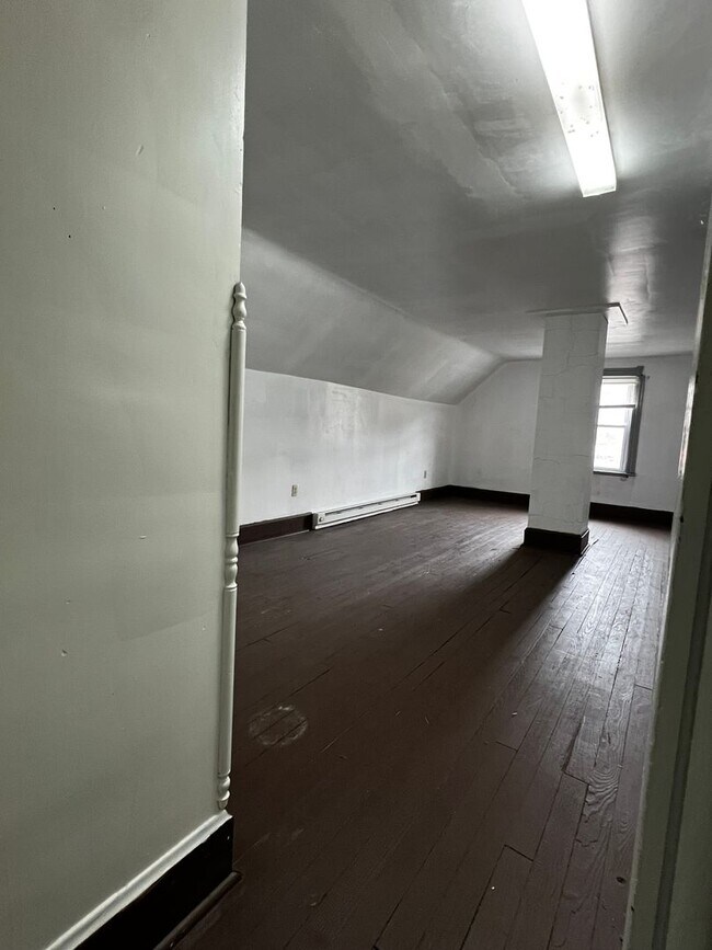 Building Photo - 21-23 Locust St