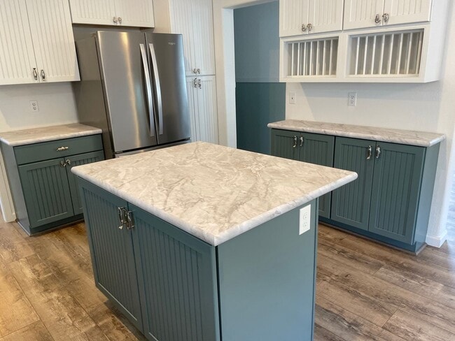 Building Photo - Remodeled Home Just Moments from Greenbank Farm!