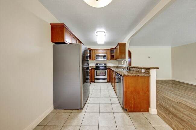 Building Photo - 792 Avocado Ave