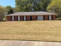 Building Photo - 1738 Fairforest Dr