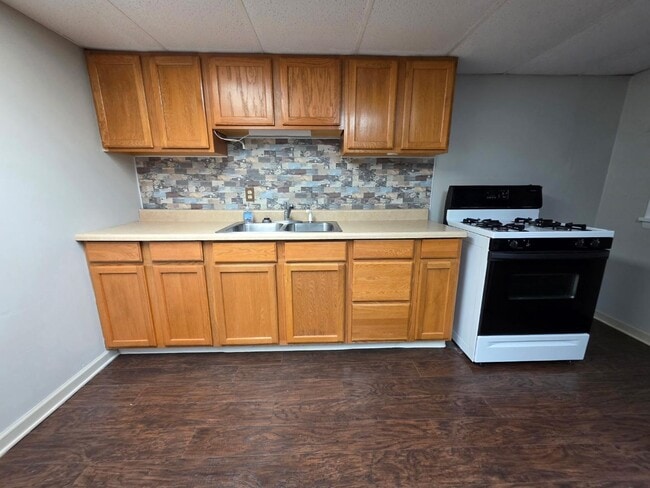 Building Photo - 218 W Horner St