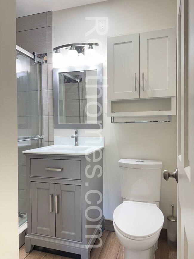 Building Photo - 5034 Baxter St