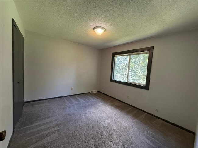 Building Photo - 415 Belle Aire Dr