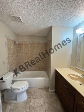 Building Photo - 4285 Willow Park Dr