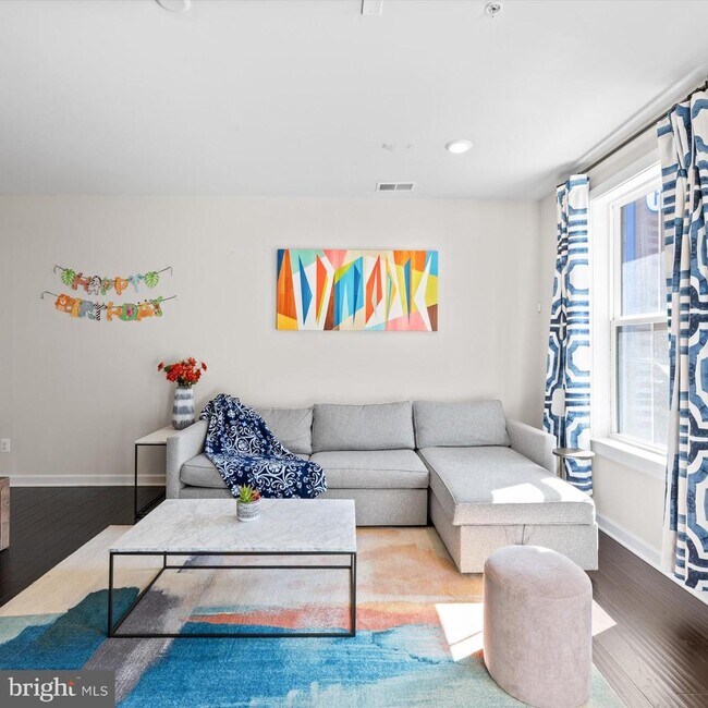 Building Photo - 44674 Provincetown Dr