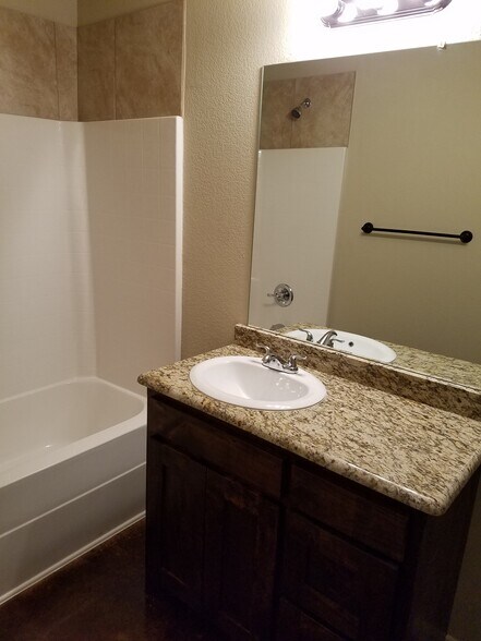 Building Photo - 129 Crossfire Ct