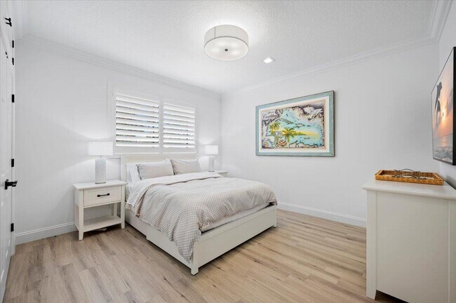 Building Photo - 402 Sea Oats Dr