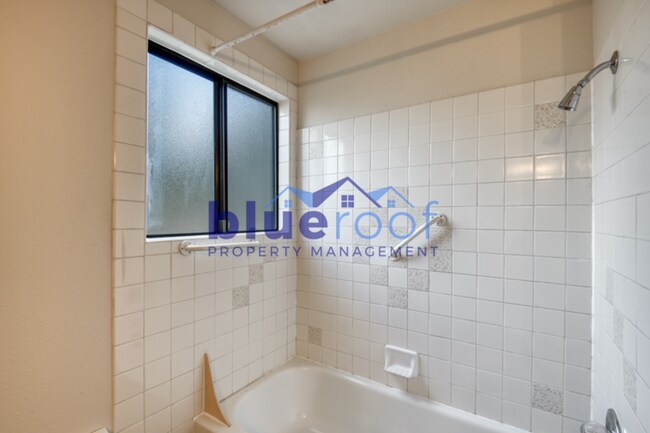 Building Photo - 429 SW 121st Pl