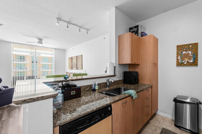 Building Photo - 700 E Boynton Beach Blvd