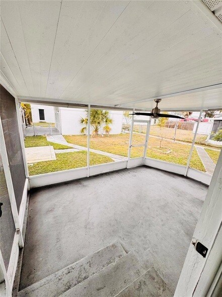 Building Photo - 2837 18th Ave N