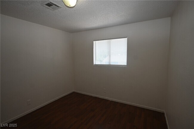 Building Photo - 2301 Stewart Ave