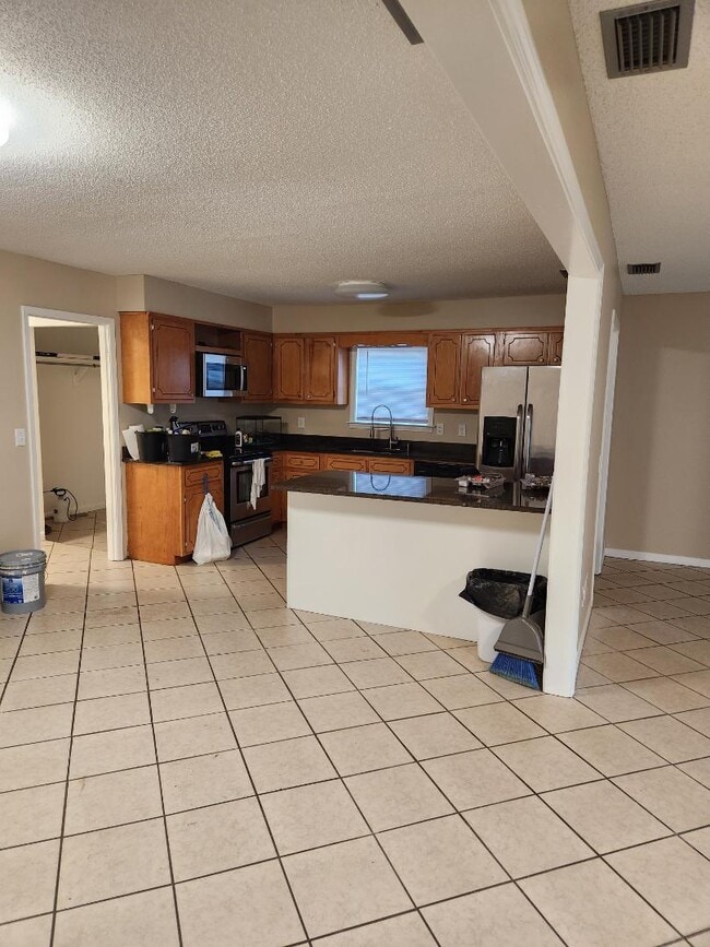 Building Photo - 4690 Opal Dr