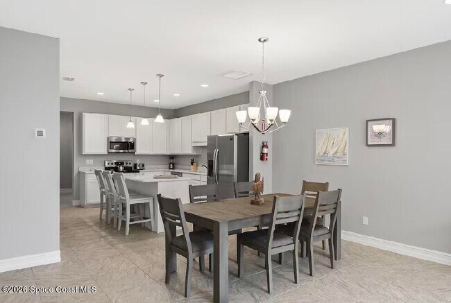 Building Photo - 164 Mediterranean Way