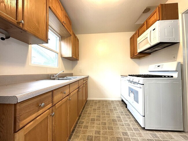 Building Photo - City Heights - Single Family Home with Cen...