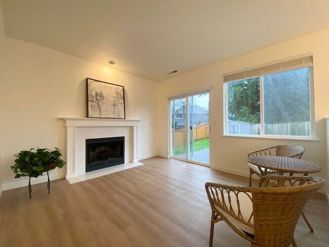 Building Photo - FULLY UPDATED Auburn home near Thomas Jefferson HS