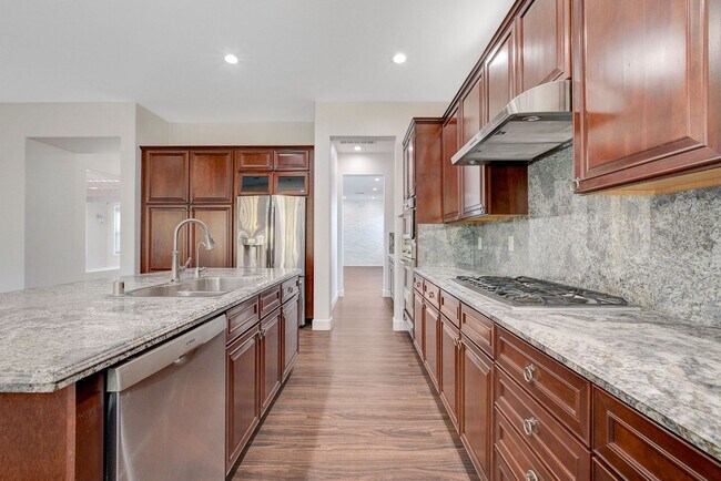 Building Photo - Anthem country Club Golf Community Beauty