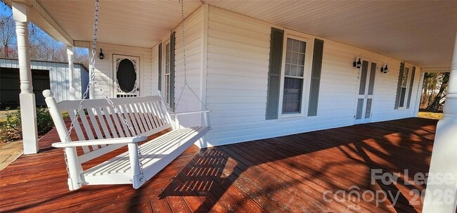 Building Photo - 359 Flat Rock Rd