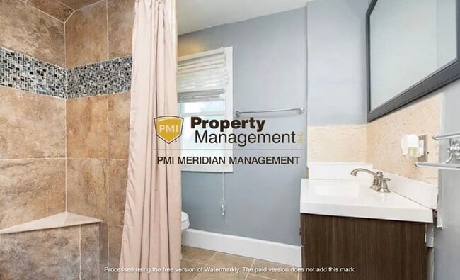 Building Photo - Charming 3 Bedroom Home in Indianapolis with Spacious Layout and Prime Location!