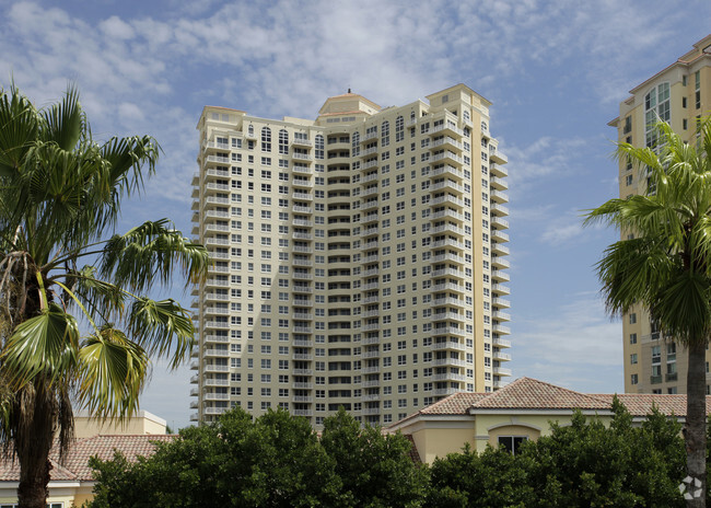 Building Photo - Turnberry on the Green