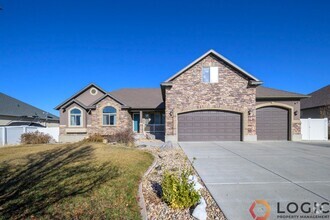 Building Photo - Beautiful Home in Woods Cross UT!