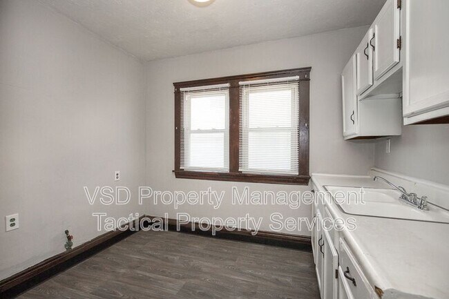 Building Photo - 12819 Edmonton Ave