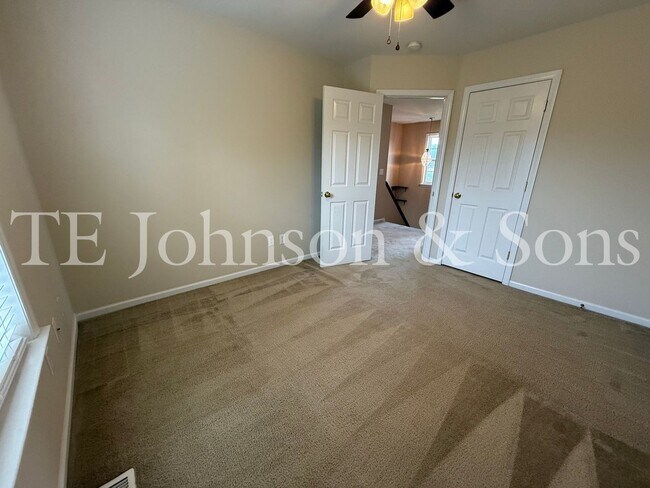 Building Photo - Charming 3-Bedroom Home with Modern Comfor...