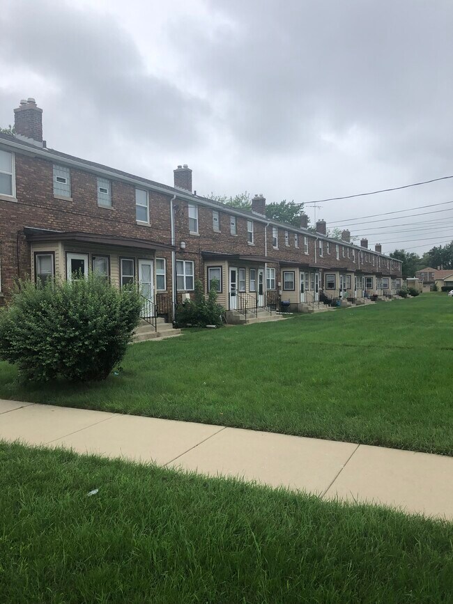 Building Photo - 2439 169th St