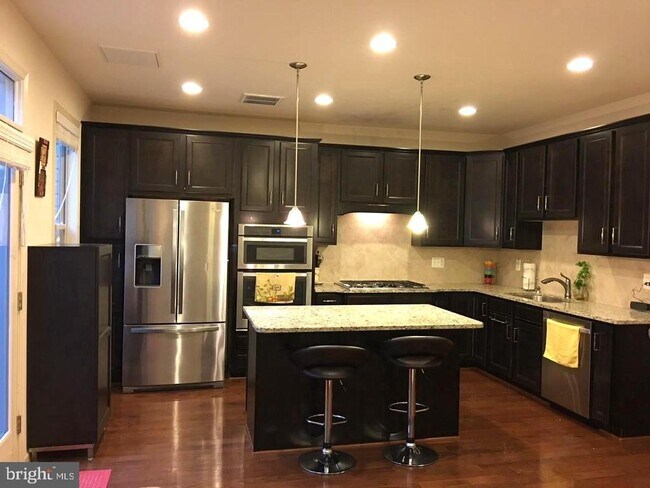 Building Photo - 23337 Tradewind Dr