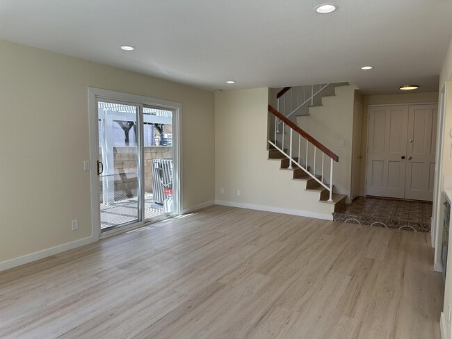 Building Photo - 306 Dolores Cir