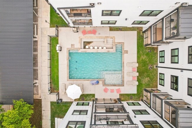 Building Photo - 3101 Govalle Ave