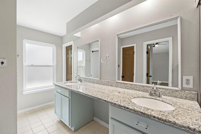 Building Photo - 5414 Village Springs Dr
