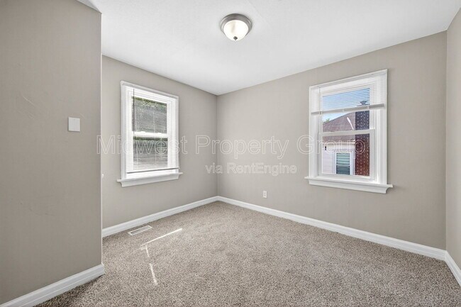 Building Photo - 10066 Dorothy Ave