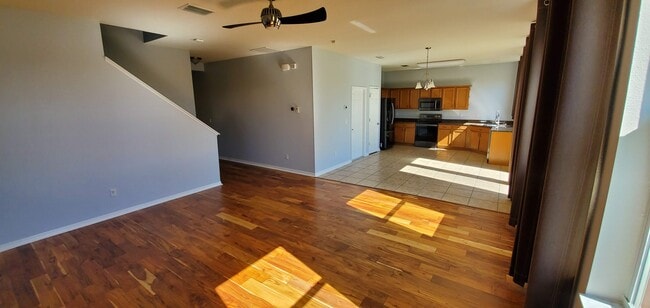 Building Photo - 811 Parker Den Dr