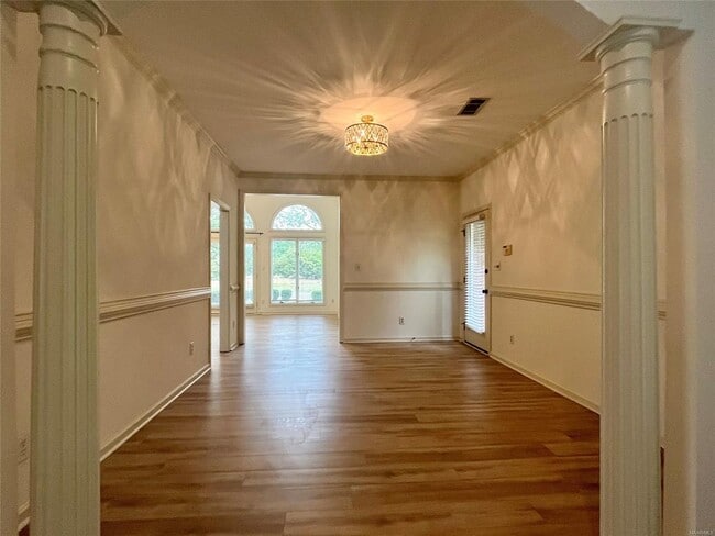 Building Photo - 8601 Harvest Ridge Dr
