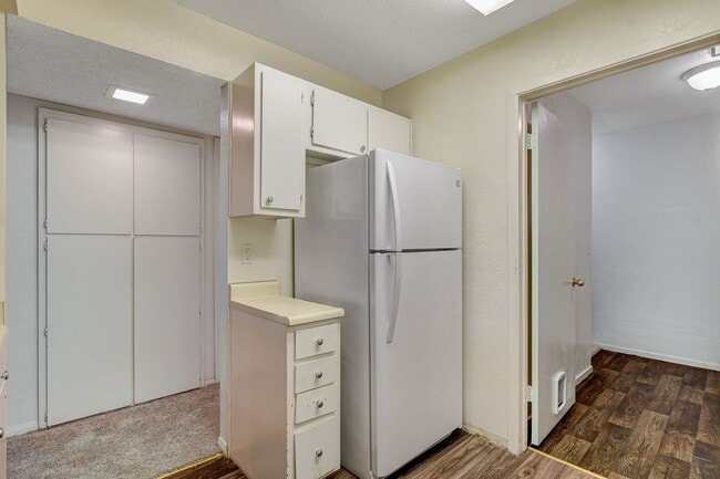 Building Photo - 6750 Del Rey Ave