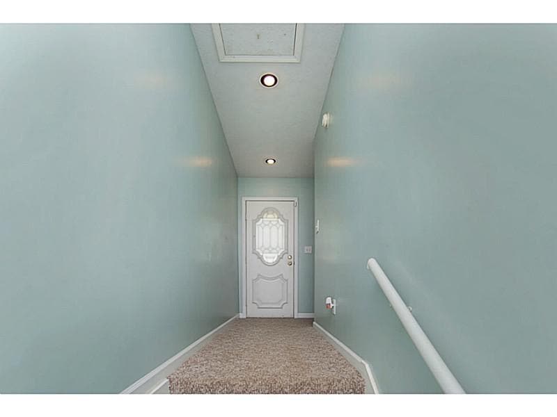 Building Photo - 3280 Lincoln Hill Rd