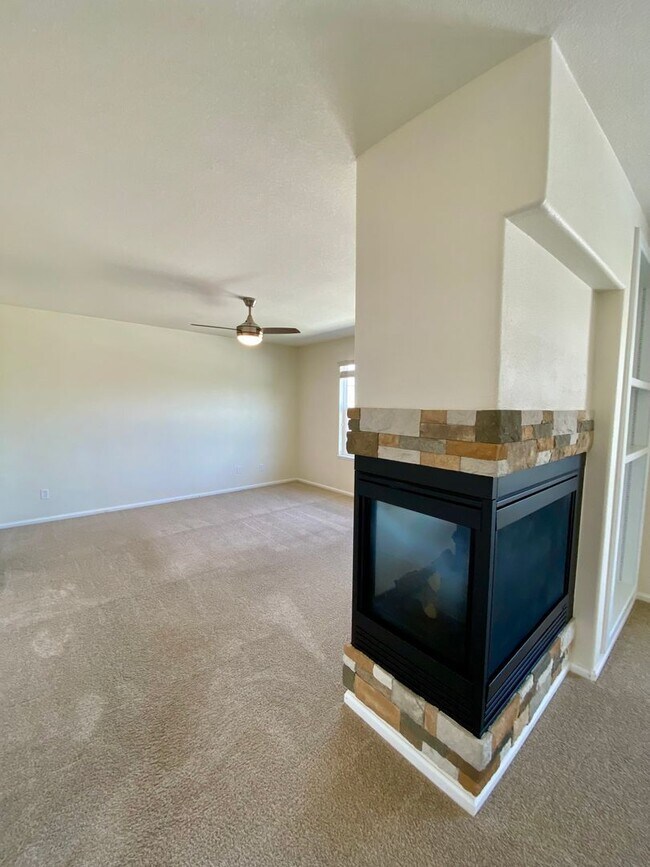 Building Photo - Multi Level Living in Fountain! Private Suite with Kitchenette in Basement! 5 Bedroom in 80817