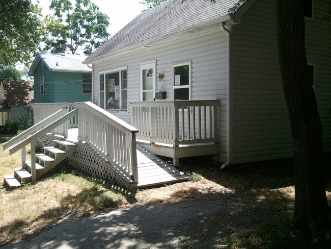 Easy Access - 1131 Green St