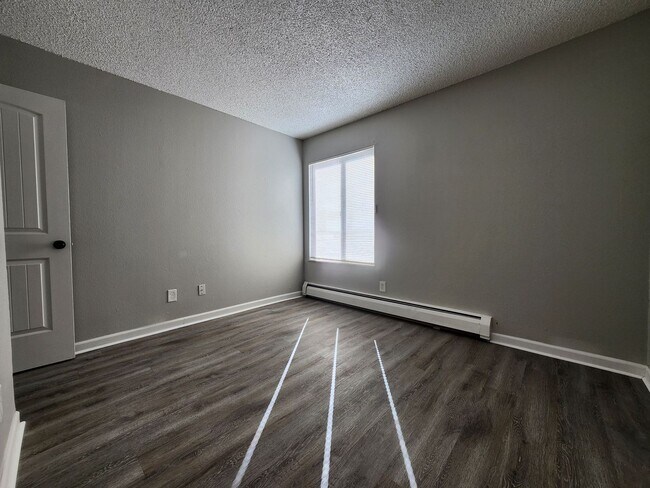 Building Photo - 4615 Picturesque Ct