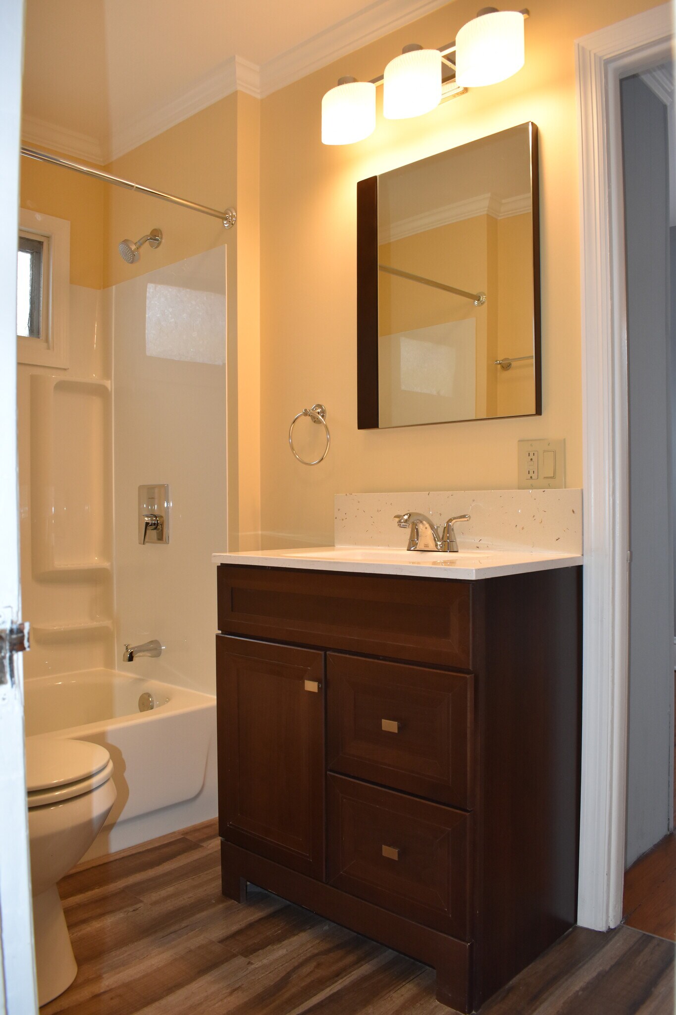 Bathroom - 533 W Gray St