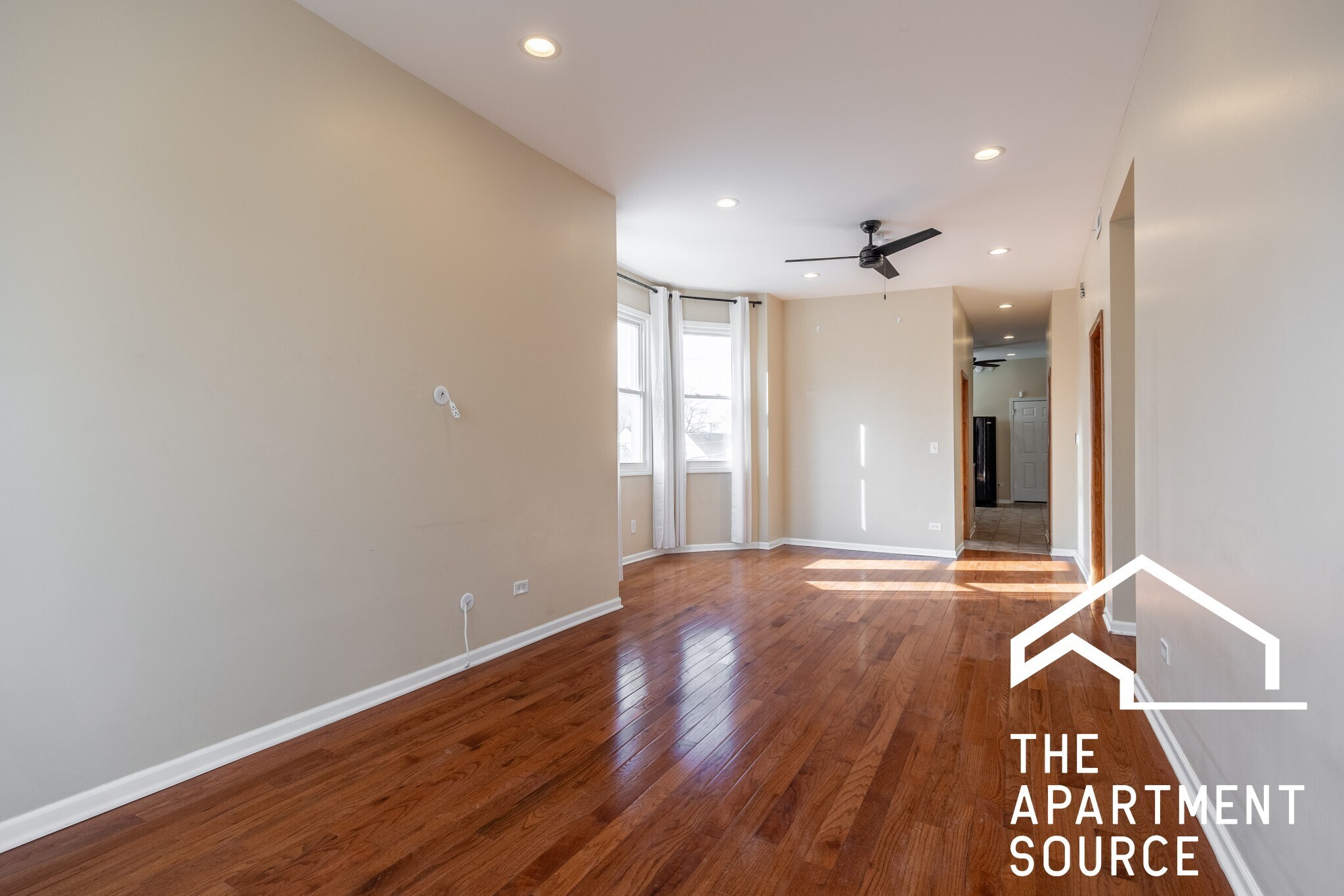 Building Photo - 2028 N Hamlin Ave