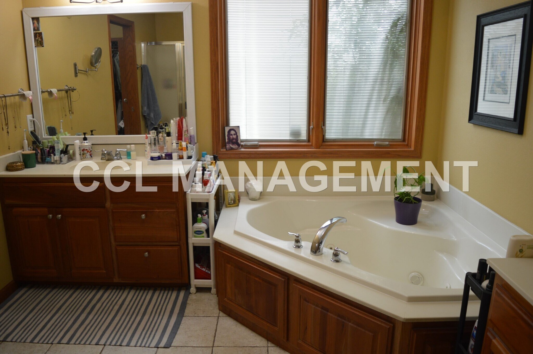 Building Photo - 9217 Bear Claw Way